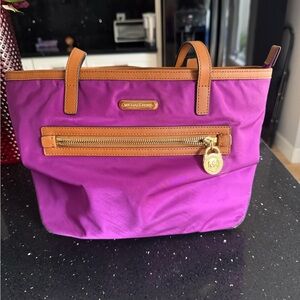 M KORS, magenta, purse/tote, xlnt